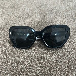 NWT Tory Burch Black Sunglasses